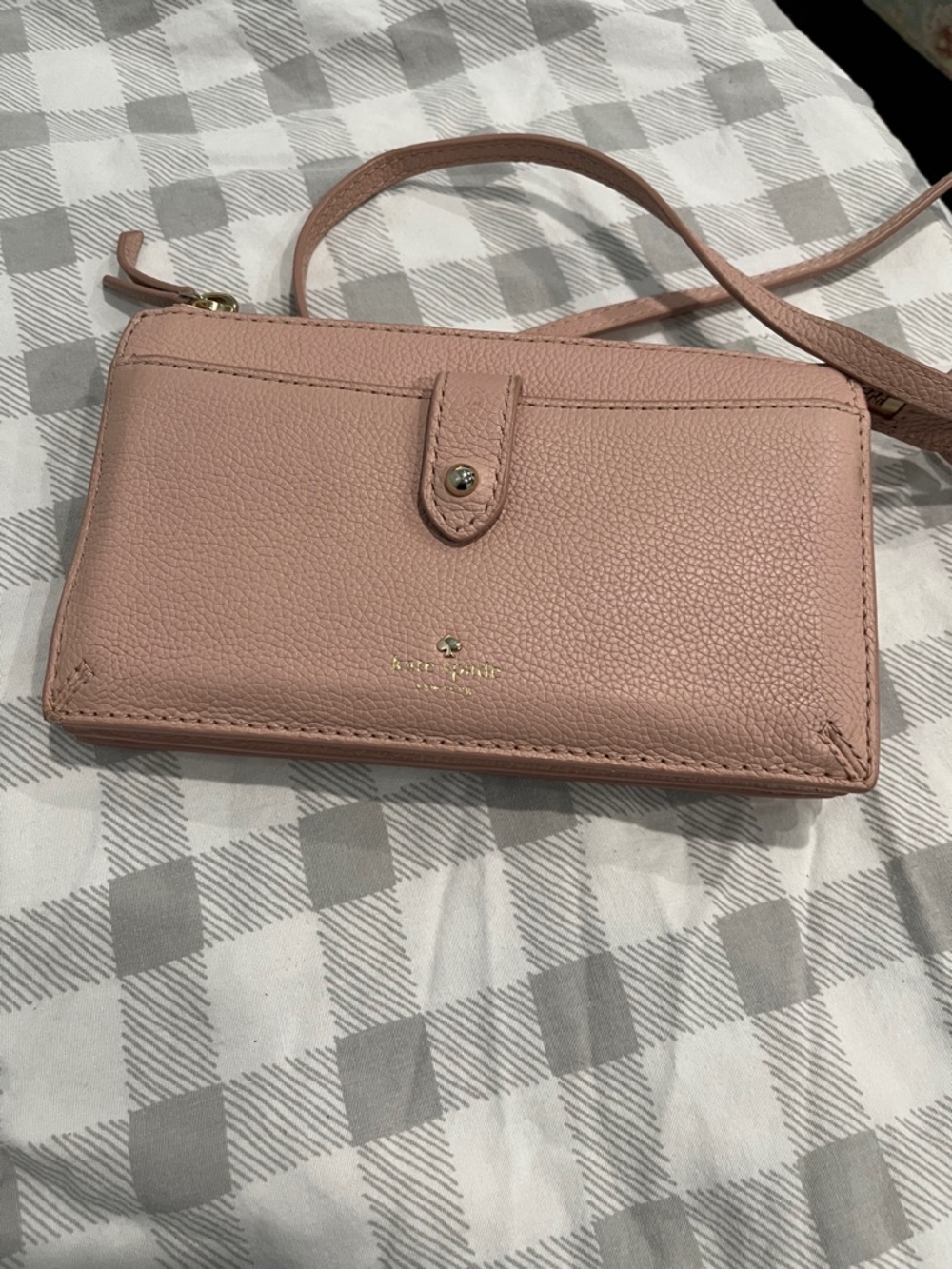 kate spade Pebbled Blush Pink Crossbody Wallet - Picture 2 of 5